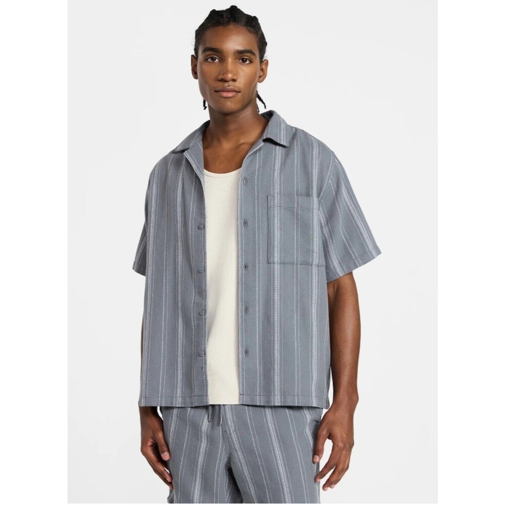 NWT No Boundaries Grey Textured Summer Short Sleeve Button Up Men's Small